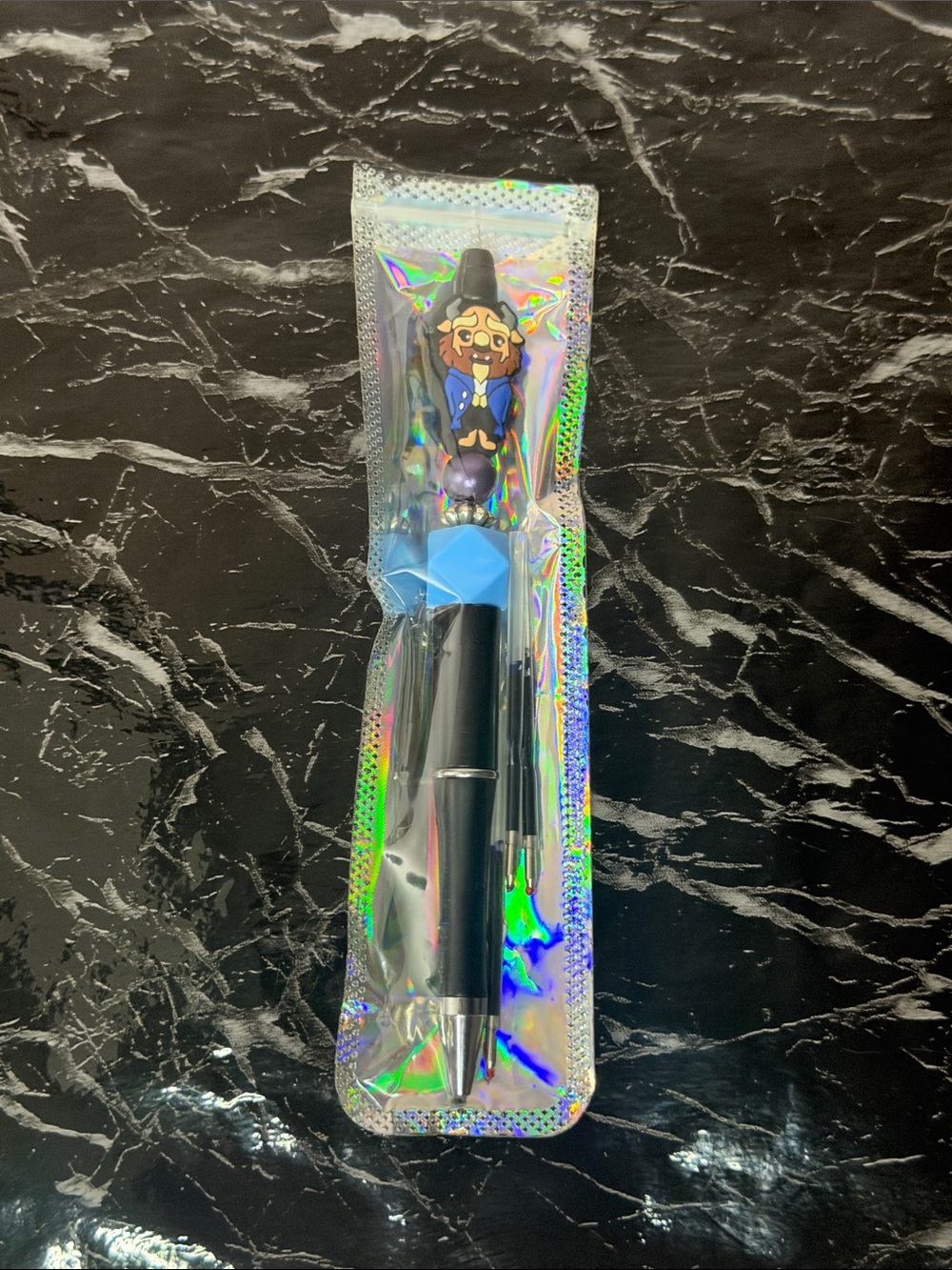 Beast focal bead pen
Black and blue ink